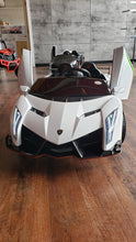 Charger l&#39;image dans la galerie, Licensed lamborghini veneno White